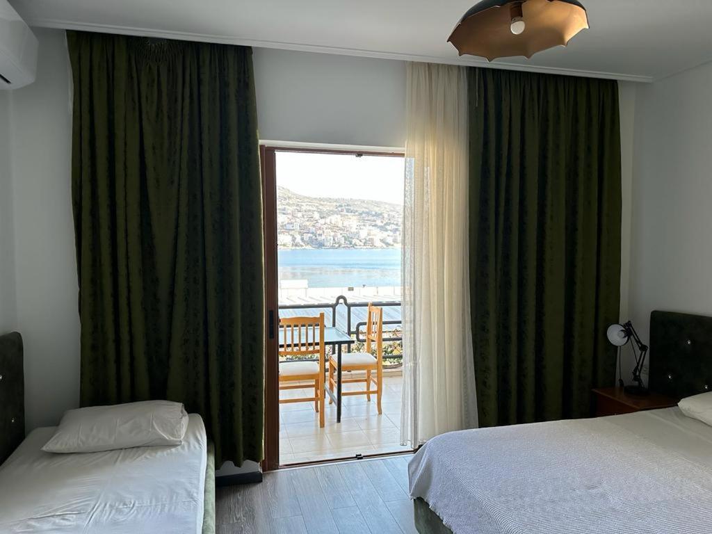 Fjora Rooms Sarande Exterior photo